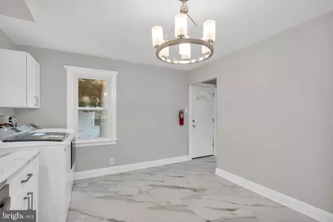 Entry Way - 819 Evesham Rd, Glendora, NJ 08029 photo 1 of 4