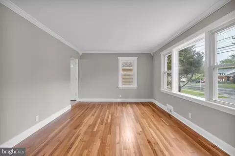 Living - 819 Evesham Rd, Glendora, NJ 08029 photo 2 of 2