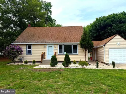 819 Evesham Rd, Glendora, NJ 08029