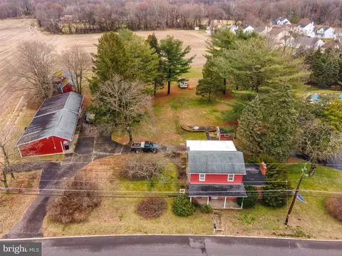 90 Peters Ln, Blackwood, NJ 08012