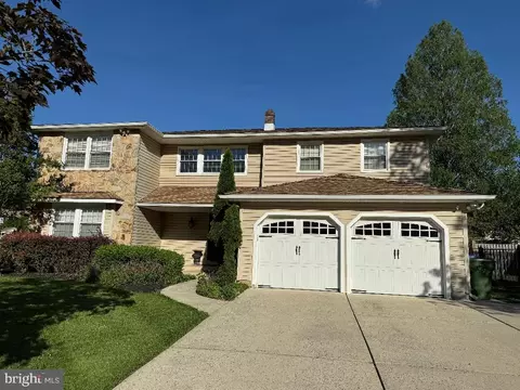 1041 Bobwhite Dr, Cherry Hill, NJ 08003
