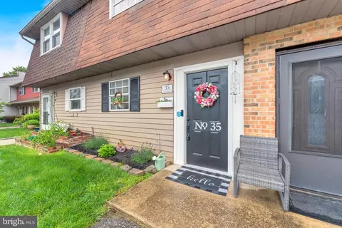 35 La Cascata, Clementon, NJ 08021