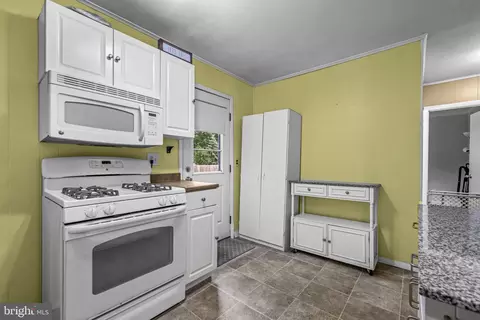 Kitchen - 117 2nd Ave, Lindenwold, NJ 08021 photo 2 of 2