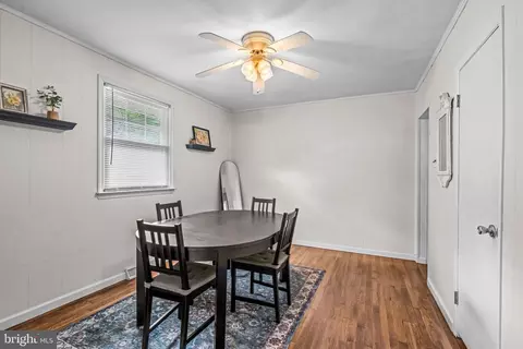 Dining - 117 2nd Ave, Lindenwold, NJ 08021 photo 1 of 1