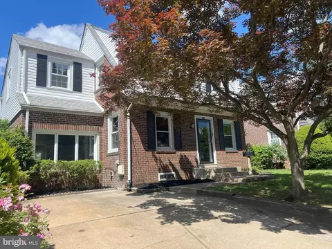1537 W High St, Haddon Heights, NJ 08035