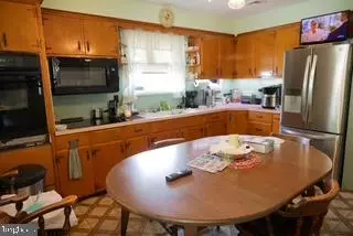 Entry Way - 643 S Egg Harbor Rd, Hammonton, NJ 08037 photo 5 of 8