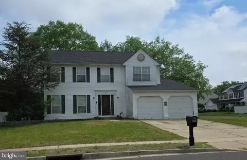 67 Larkspur Cir, Sicklerville, NJ 08081
