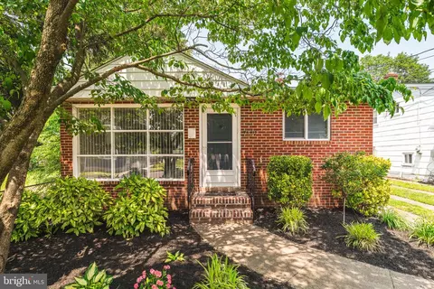 7129 Chandler Ave, Pennsauken, NJ 08110