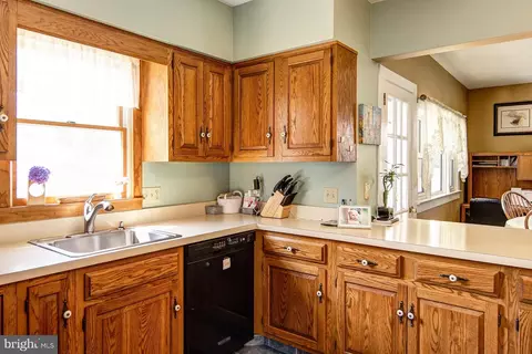Kitchen - 236 Ardmore Ave, Haddonfield, NJ 08033 photo 3 of 5
