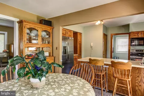 Dining - 236 Ardmore Ave, Haddonfield, NJ 08033 photo 4 of 4
