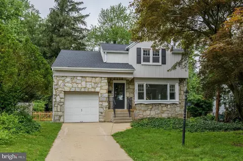 211 N Vineyard Blvd, Collingswood, NJ 08108