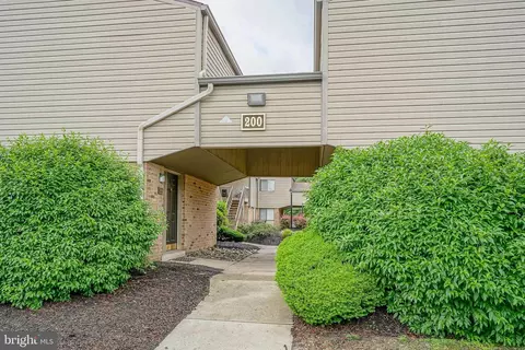 1801 Egg Harbor Rd #206, Lindenwold, NJ 08021