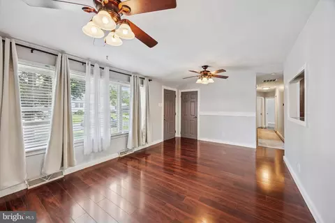 1013 S Scott Ave, Lindenwold, NJ 08021 photo 4