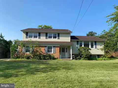 32 Waverly Rd, Cherry Hill, NJ 08003