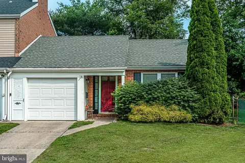 102 Brookdale Pl, Clementon, NJ 08021