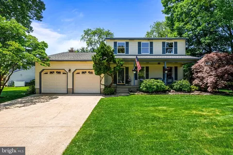 10 Devonshire Dr, Voorhees, NJ 08043