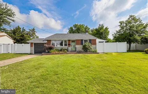 159 Sunnyside Ln, Bellmawr, NJ 08031