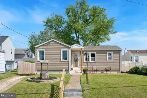 607 W Winthrop Ave, Mount Ephraim, NJ 08059