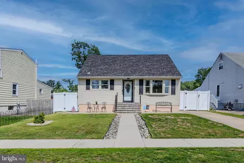 433 Arline Ave, Glendora, NJ 08029
