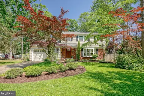 20 Delwood Ln, Berlin, NJ 08009