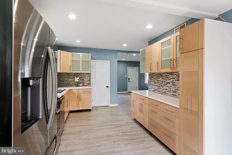 15 Oxford Ave, Gloucester City, NJ 08030