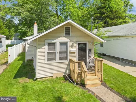 312 W Evergreen Ave, Somerdale, NJ 08083