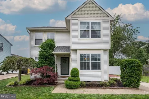7721 Hesson Ln, Pennsauken, NJ 08109
