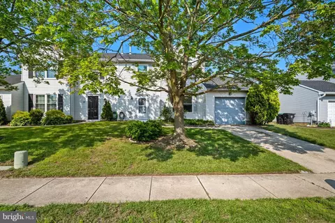 22 Old Orchard Dr, Sicklerville, NJ 08081