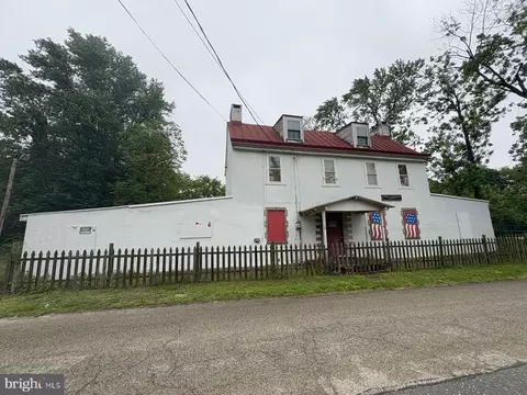 421 Cove Rd, Pennsauken, NJ 08110