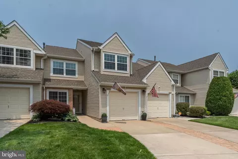 2202 Doral Dr, Blackwood, NJ 08012