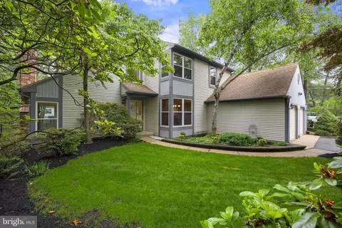 12 Kings Croft Ln, Voorhees, NJ 08043