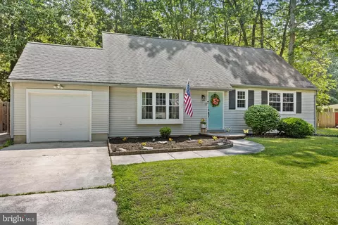 17 Waltham Way, Sicklerville, NJ 08081