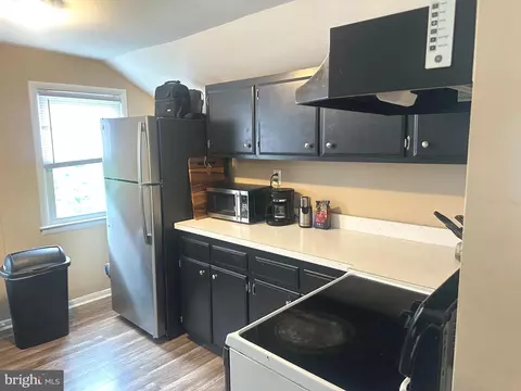Kitchen - 911 Laurel Rd, Lindenwold, NJ 08021 photo 2 of 2