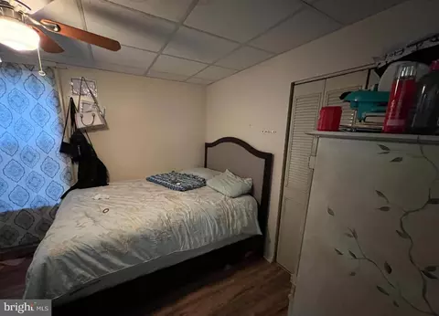 Bedroom - 911 Laurel Rd, Lindenwold, NJ 08021 photo 2 of 2