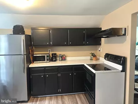 Kitchen - 911 Laurel Rd, Lindenwold, NJ 08021 photo 1 of 2