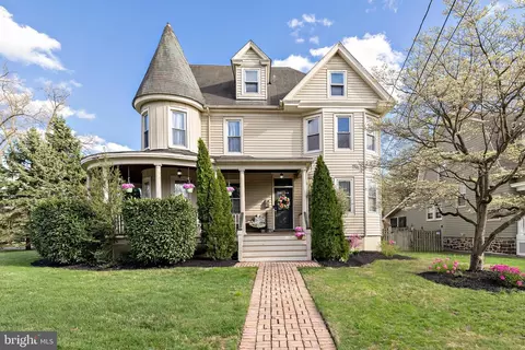 902 Station Ave, Haddon Heights, NJ 08035