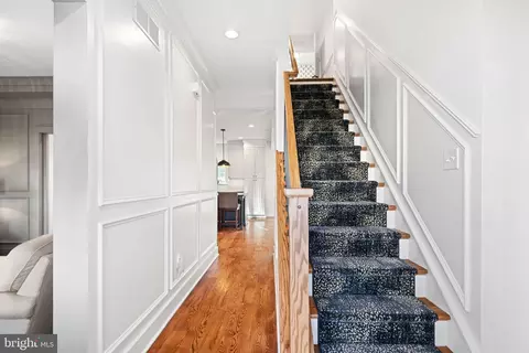 Entry Way - 810 Cedar Ave, Haddonfield, NJ 08033 photo 2 of 5