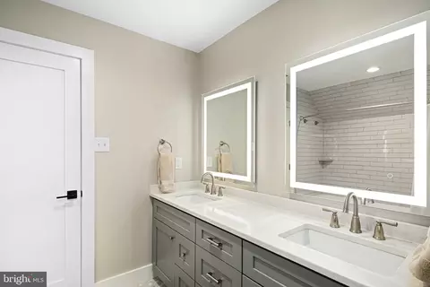 Bath - 810 Cedar Ave, Haddonfield, NJ 08033 photo 6 of 6
