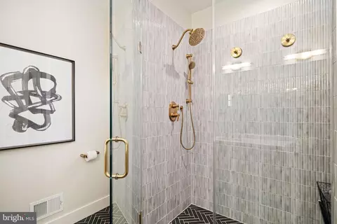 Bath - 810 Cedar Ave, Haddonfield, NJ 08033 photo 2 of 6