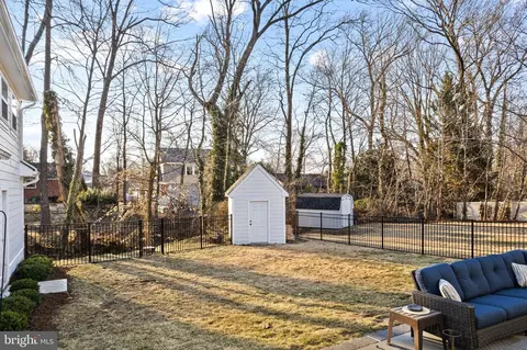 Exterior - 810 Cedar Ave, Haddonfield, NJ 08033 photo 3 of 8