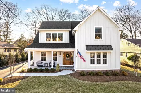 810 Cedar Ave, Haddonfield, NJ 08033
