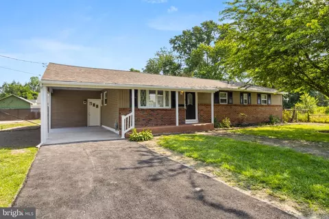 529 9th Ave, Lindenwold, NJ 08021