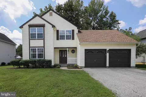 28 Country Ln, Voorhees, NJ 08043