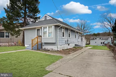 83 Walnut Ln, Pine Hill, NJ 08021