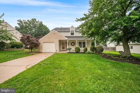11 Jasmine Ln, Sicklerville, NJ 08081