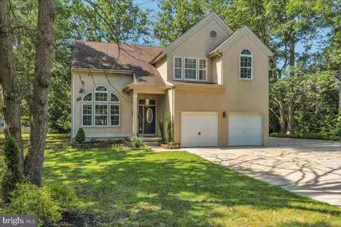 30 Cross Hill Rd, Sicklerville, NJ 08081
