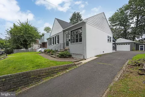 2021 Maple Ave, Haddon Heights, NJ 08035 photo 2