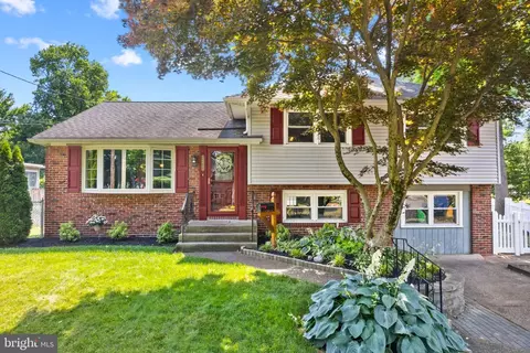 1233 Oakwood Rd, Haddonfield, NJ 08033