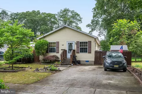 147 W Clearview Ave, Pine Hill, NJ 08021