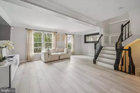 Living - 31 Golf View Ct, Pine Hill, NJ 08021 photo 1 of 2